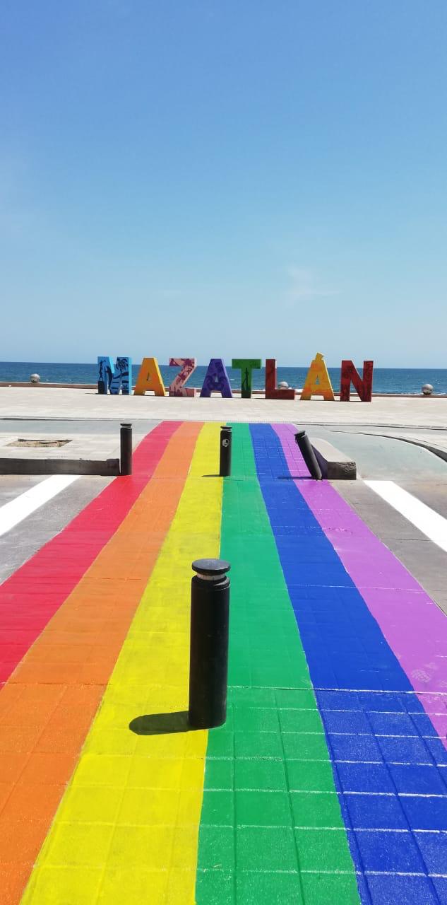 Mazatlán se pinta de colores en defensa de la diversidad sexual ...