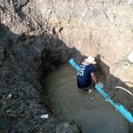 JUMAPAM restablece el suministro de agua en zona afectada por fuga junto a los campos del Muralla