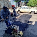 Obras Públicas realiza jornada de bacheo en distintos puntos de la ciudad
